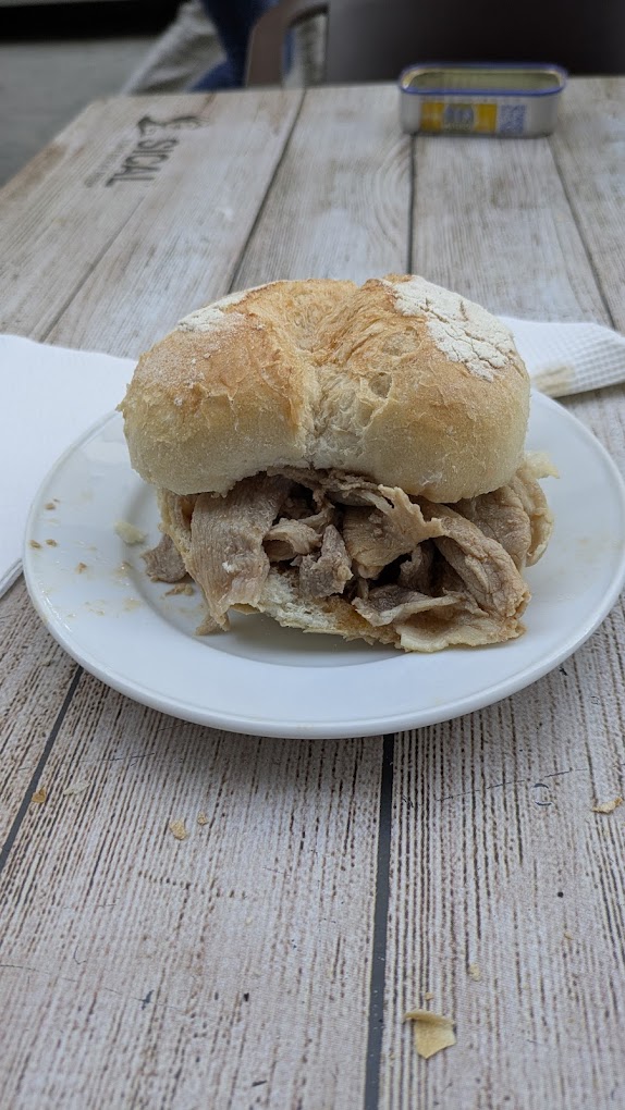 Bifana no prato na esplanada