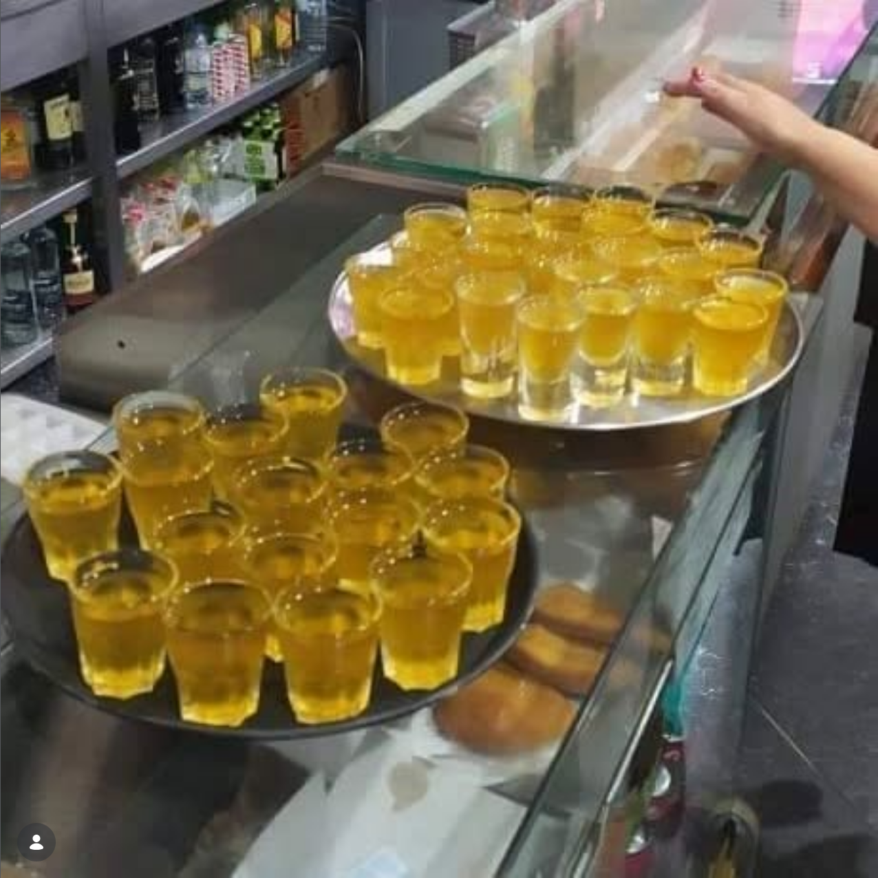 Shots de Xiripiti no balcão